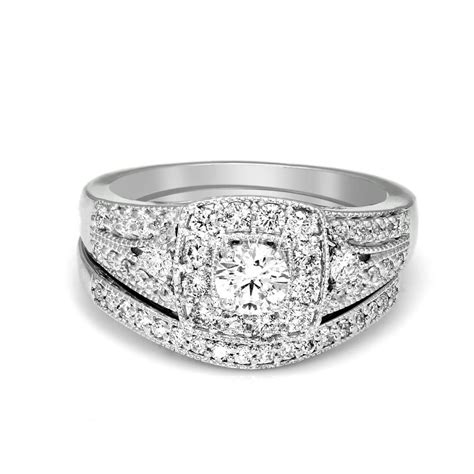 Friendly diamonds - A six prong engagement ring is a type of engagement ring that features a diamond held in place by six metal prongs. The prongs in this setting are placed evenly that encircle the diamond to keep it in place while allowing it to dazzle from all directions. The secure grip of the prongs makes this setting one of the ideal picks for engagement rings.